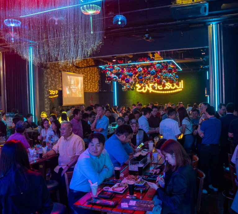 The event drew an overwhelming crowd of over 300 distinguished guests, industry partners, and durian enthusiasts, all gathered to witness the unveiling of S Durian World’s bold vision—merging agriculture, sustainability, and community engagement under one platform.