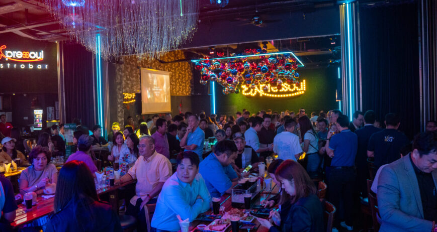 The event drew an overwhelming crowd of over 300 distinguished guests, industry partners, and durian enthusiasts, all gathered to witness the unveiling of S Durian World’s bold vision—merging agriculture, sustainability, and community engagement under one platform.